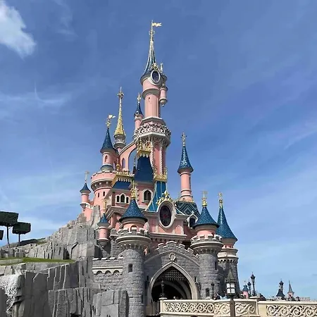 公寓 Le Big For Quatre , Terrasse Privee, Paris ,disney *